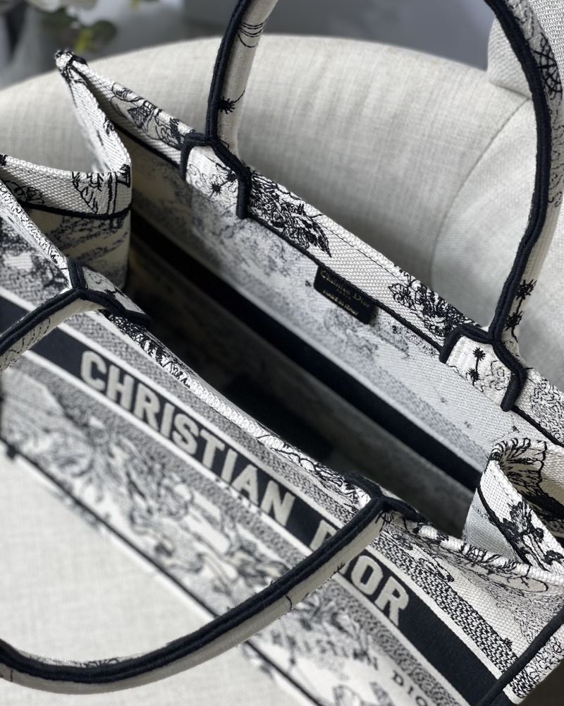 Christian Dior Shopping Bags